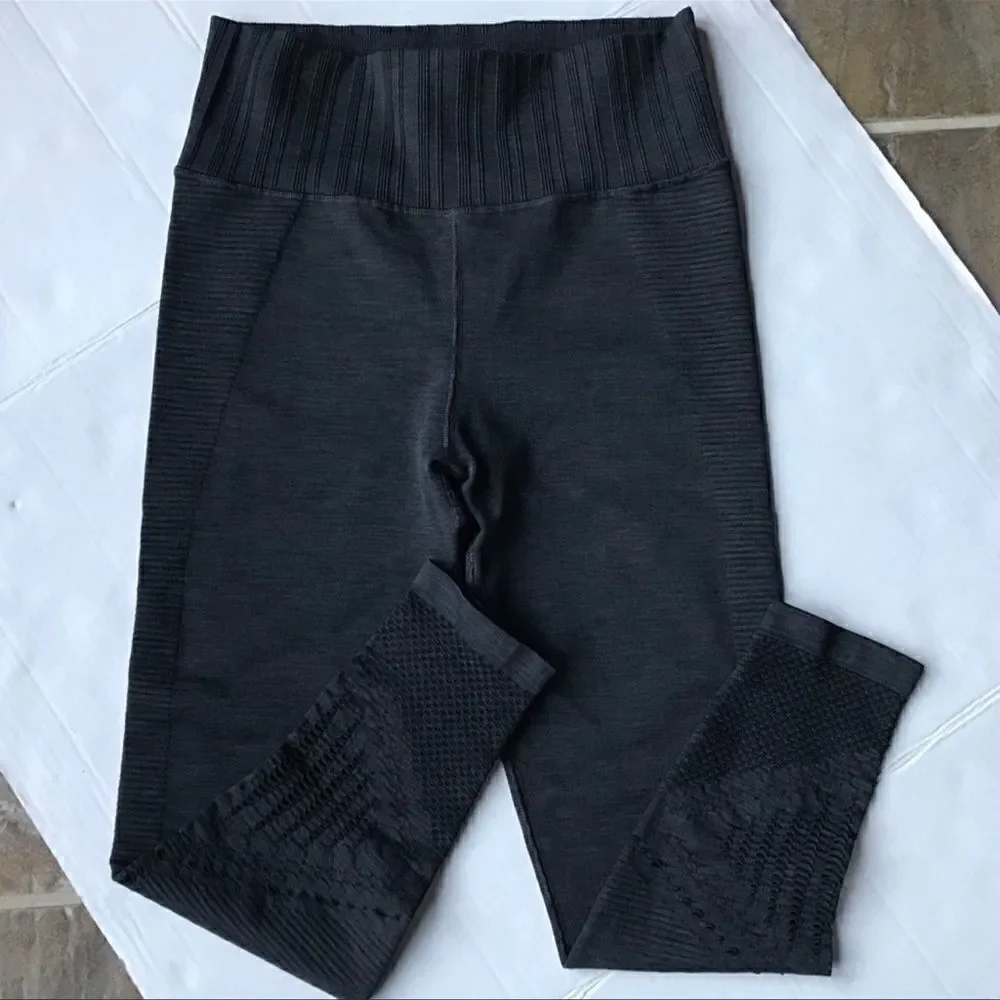 Athleta Halasana Seamless Tight Gray Leggings M